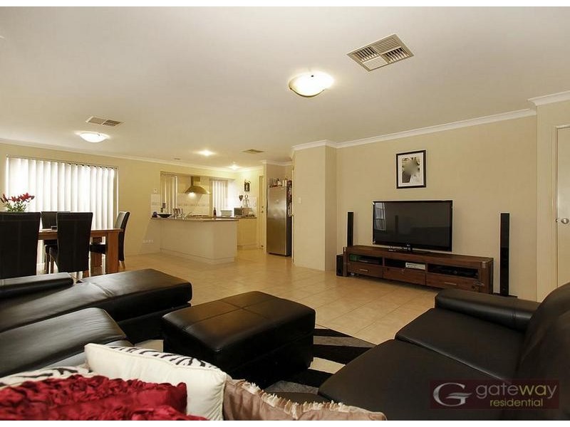 6 Hidcote Turn, Aubin Grove WA 6164