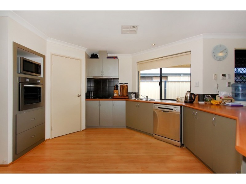 7 Beaumont Parkway, Success WA 6164