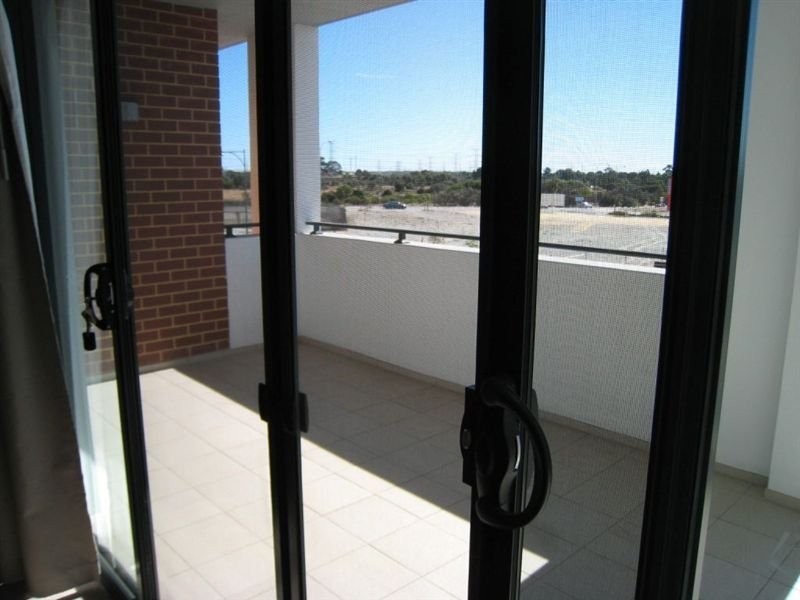 33/2 Stockton Bend, Cockburn Central WA 6164