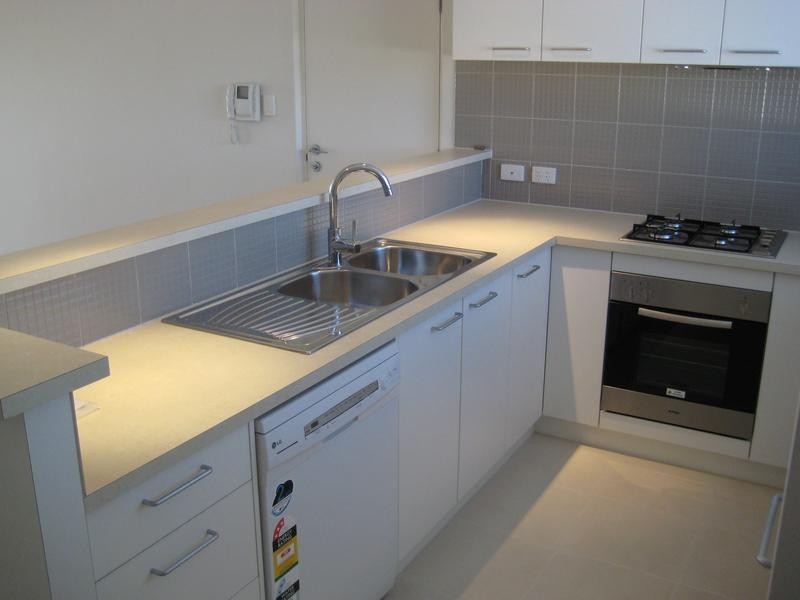 33/2 Stockton Bend, Cockburn Central WA 6164