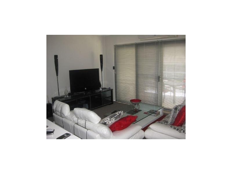 4/1 Ibera Way, Success WA 6164