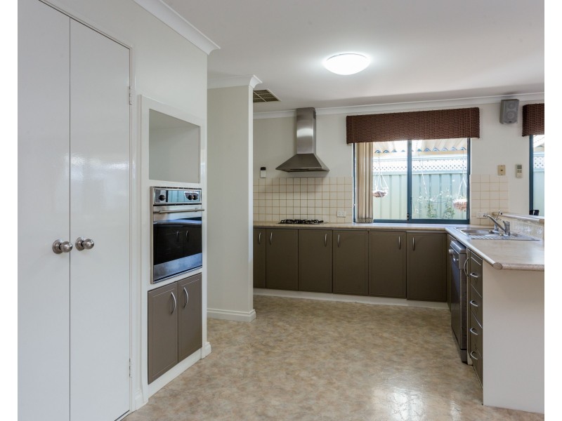 14 Tozer Loop, Atwell WA 6164