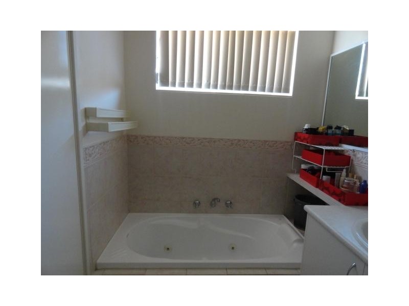 8 Conn Heights, Success WA 6164
