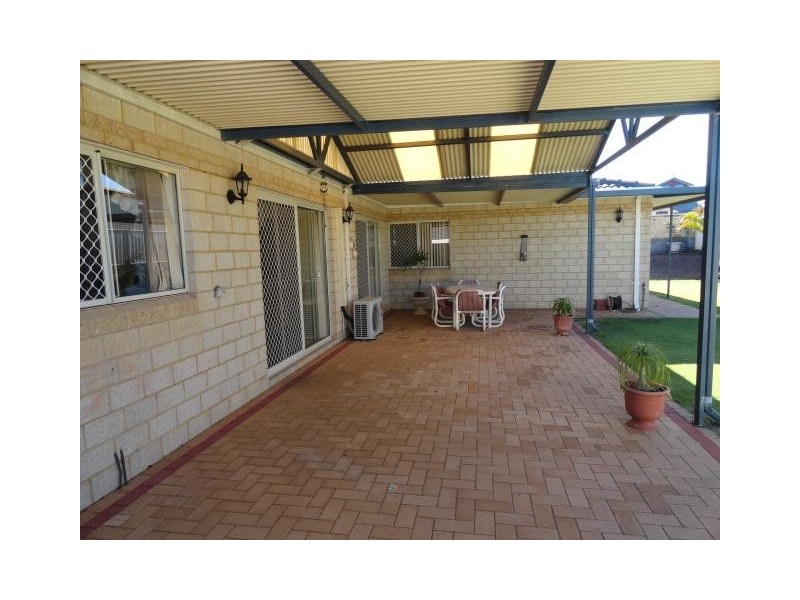 8 Conn Heights, Success WA 6164