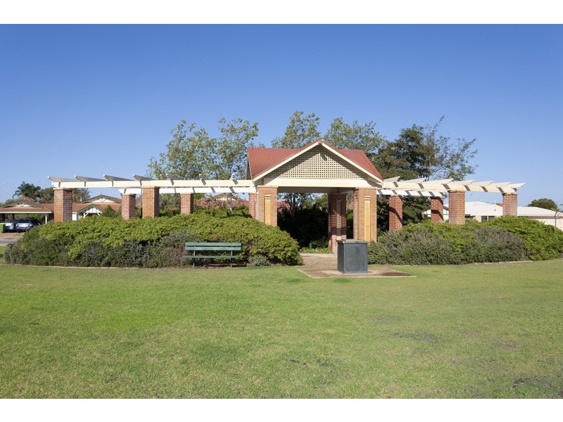 2/44 Turnbury Park Drive, Jandakot WA 6164