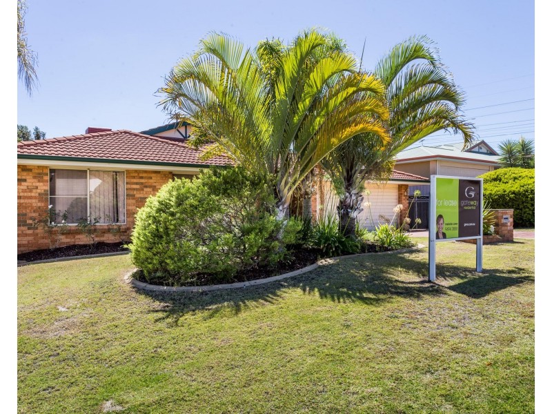 27 Marraboor Place, Success WA 6164