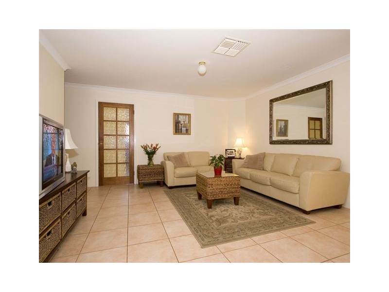 27 Marraboor Place, Success WA 6164