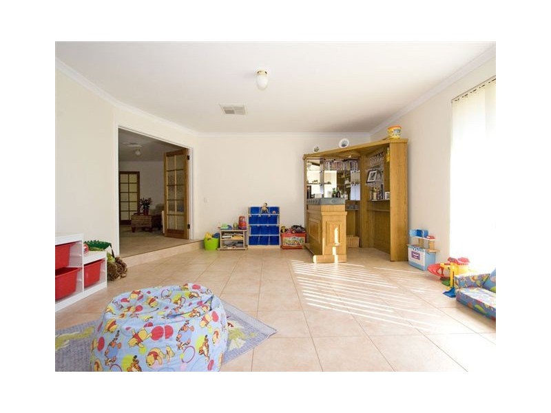 27 Marraboor Place, Success WA 6164
