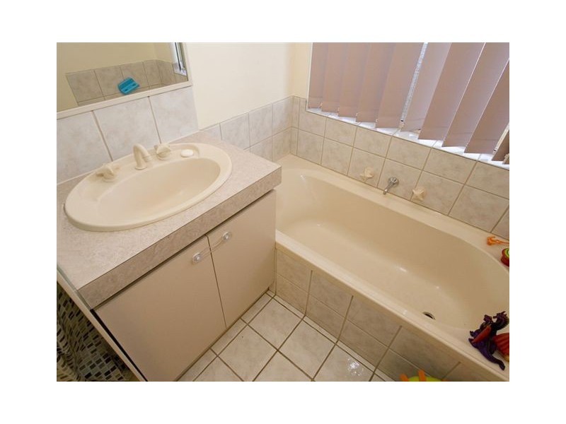 27 Marraboor Place, Success WA 6164