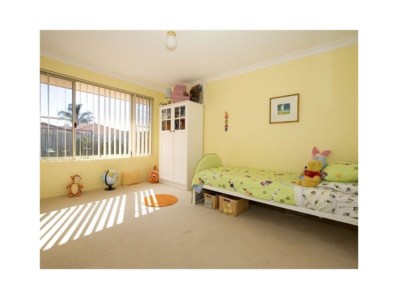 27 Marraboor Place, Success WA 6164