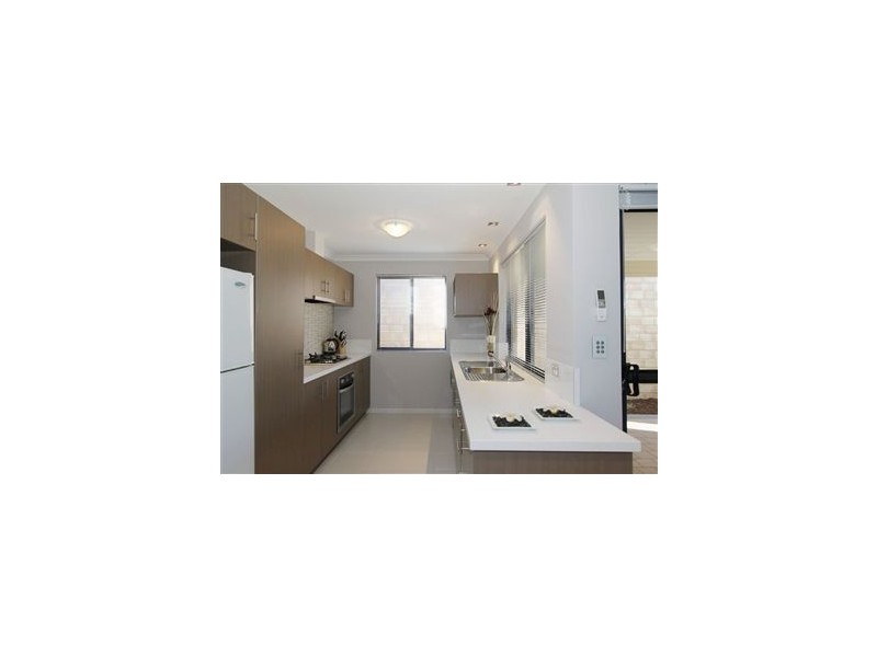 3/3 Peppermint Gardens, Aubin Grove WA 6164