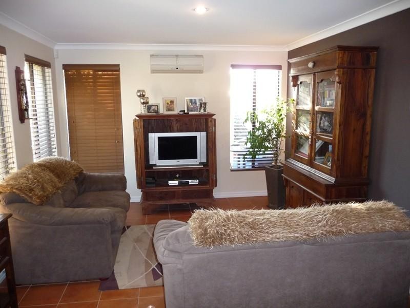 7 Gillen Way, Success WA 6164