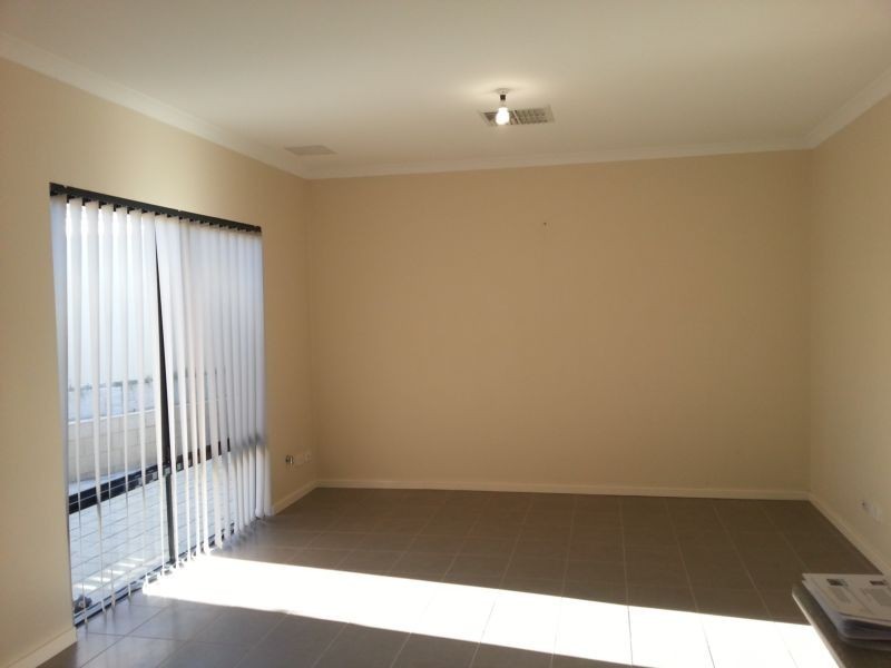 5A Coleman Crescent, Melville WA 6156