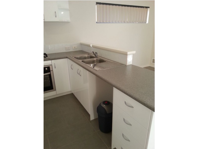 5A Coleman Crescent, Melville WA 6156