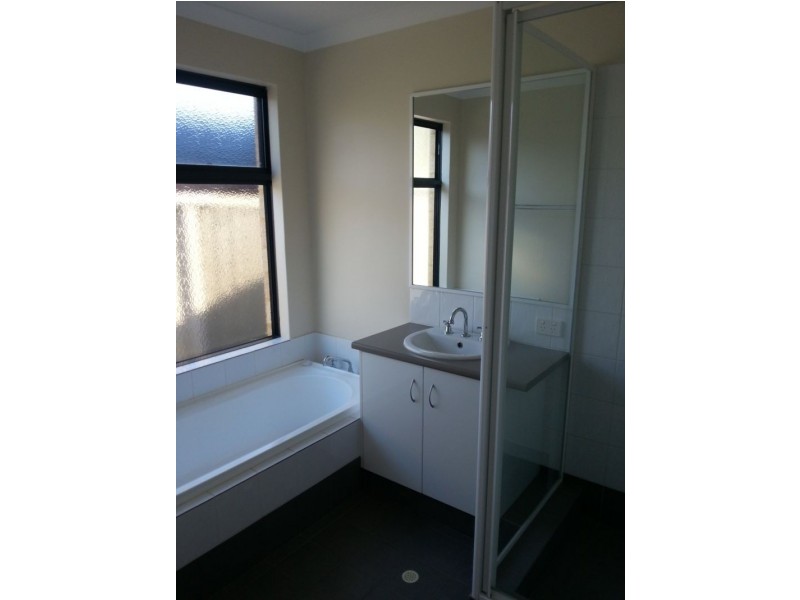 5A Coleman Crescent, Melville WA 6156