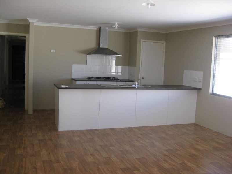 11 Modong Nook, Success WA 6164