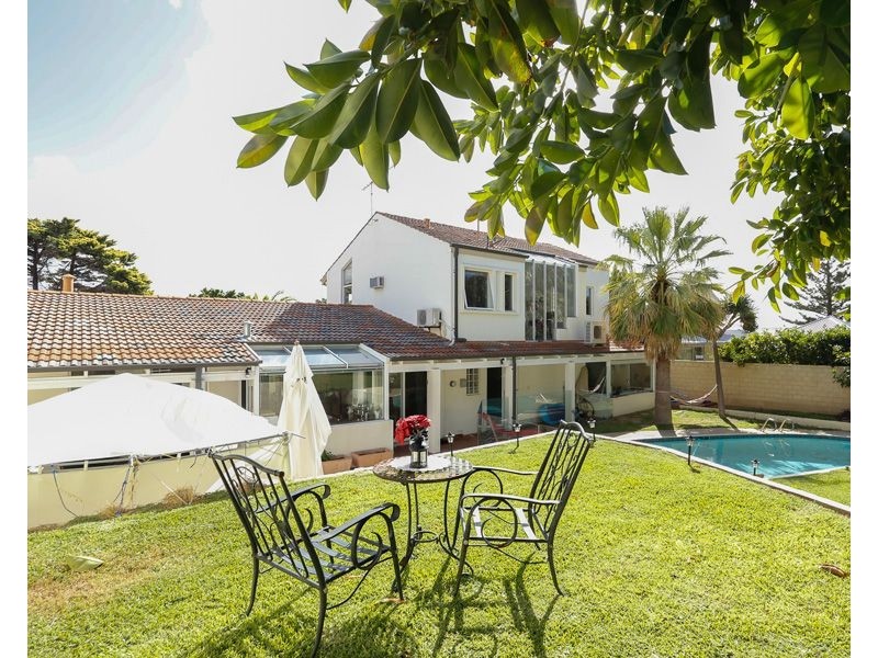 8 Calver Place, City Beach WA 6015