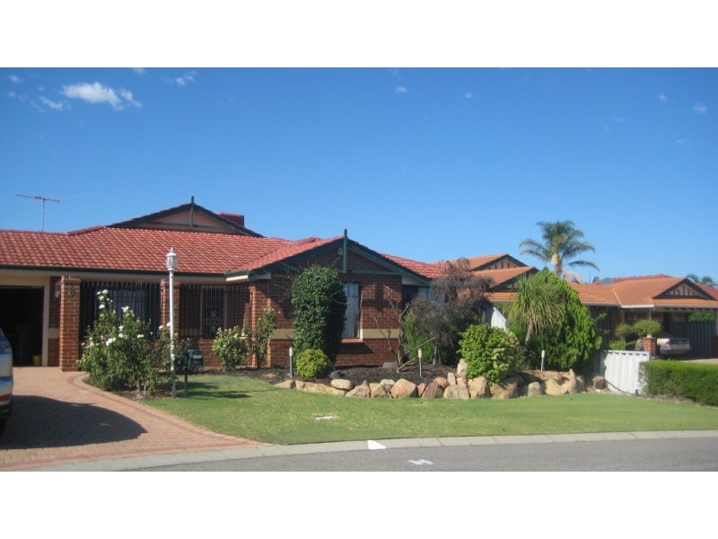 8 Daintree Close, Success WA 6164