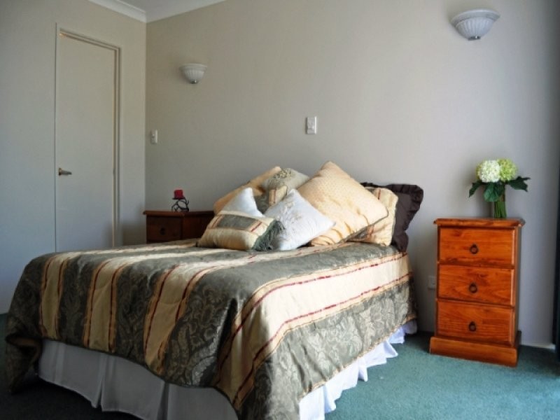 8 Daintree Close, Success WA 6164