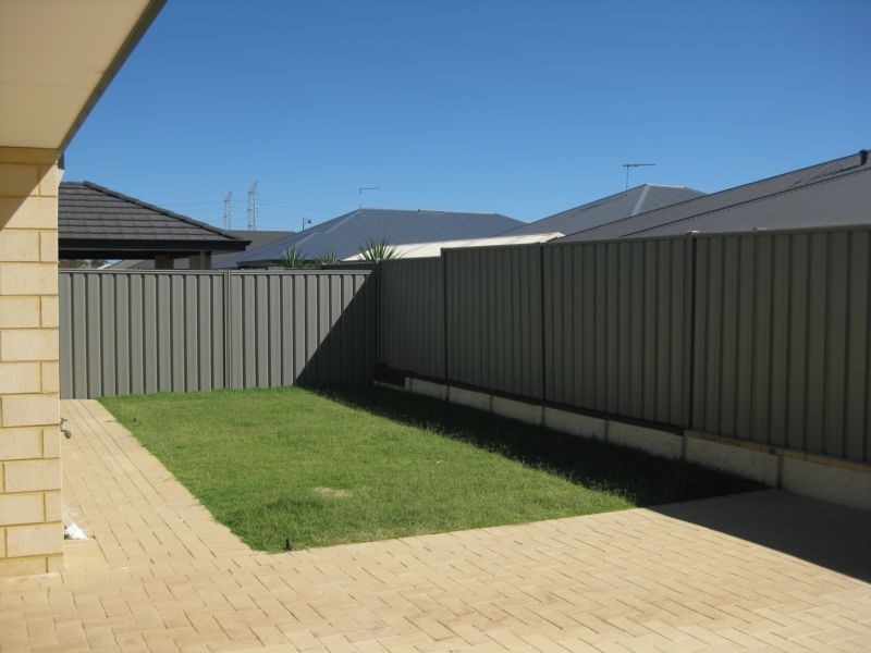 16 Humboldt Entrance, Aubin Grove WA 6164