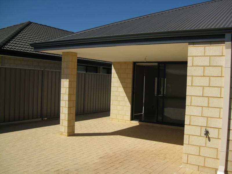 16 Humboldt Entrance, Aubin Grove WA 6164