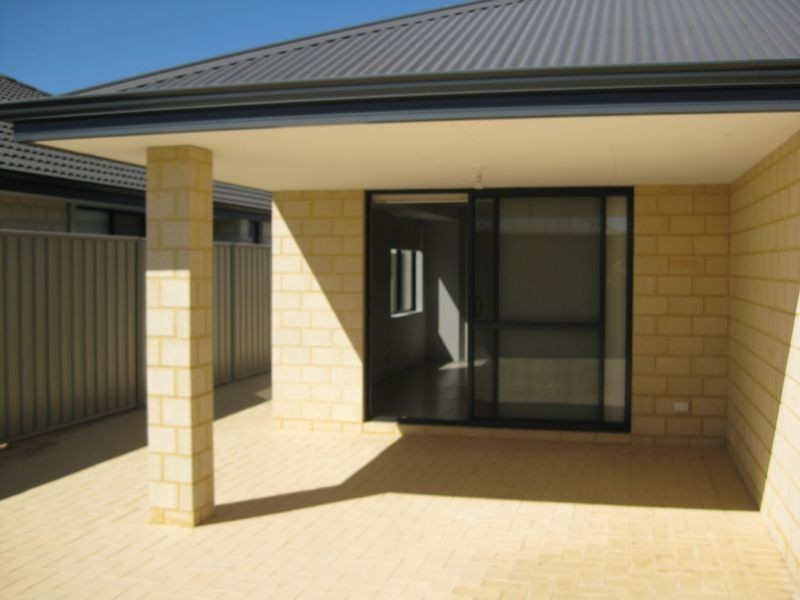 16 Humboldt Entrance, Aubin Grove WA 6164