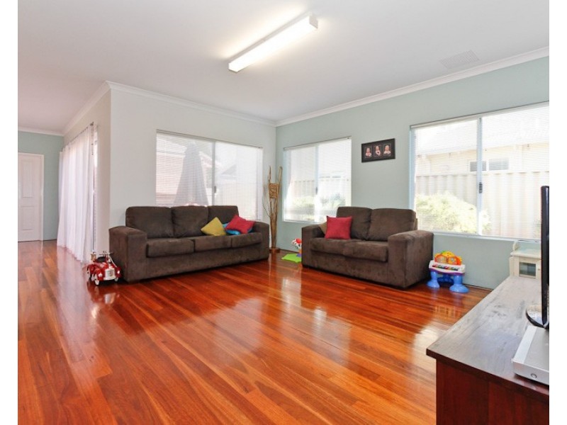 57 Aurora Drive, Atwell WA 6164