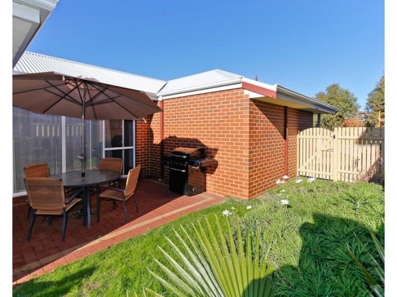 57 Aurora Drive, Atwell WA 6164