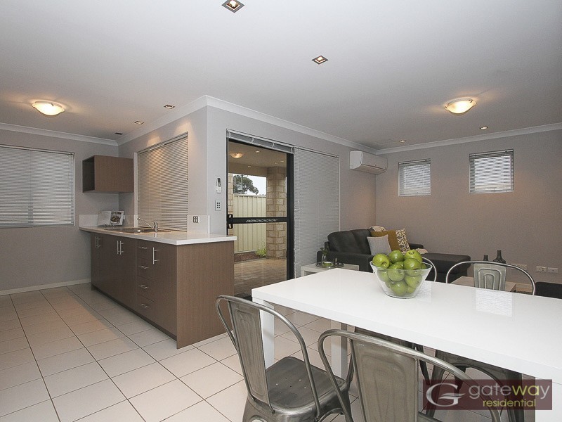 3/3 Peppermint Gardens, Aubin Grove WA 6164