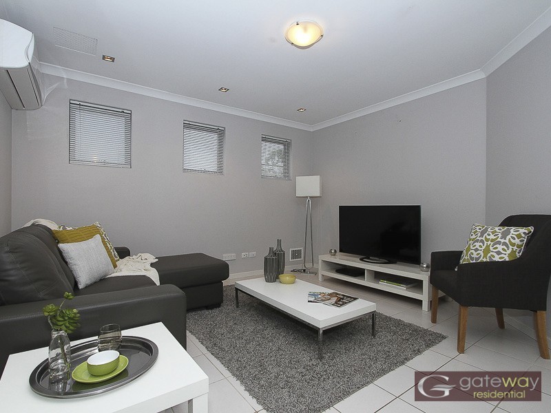 3/3 Peppermint Gardens, Aubin Grove WA 6164