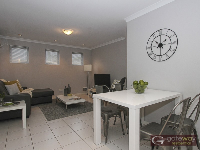 3/3 Peppermint Gardens, Aubin Grove WA 6164