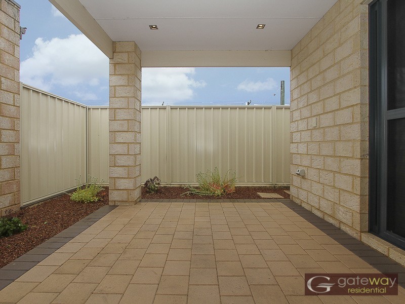 3/3 Peppermint Gardens, Aubin Grove WA 6164