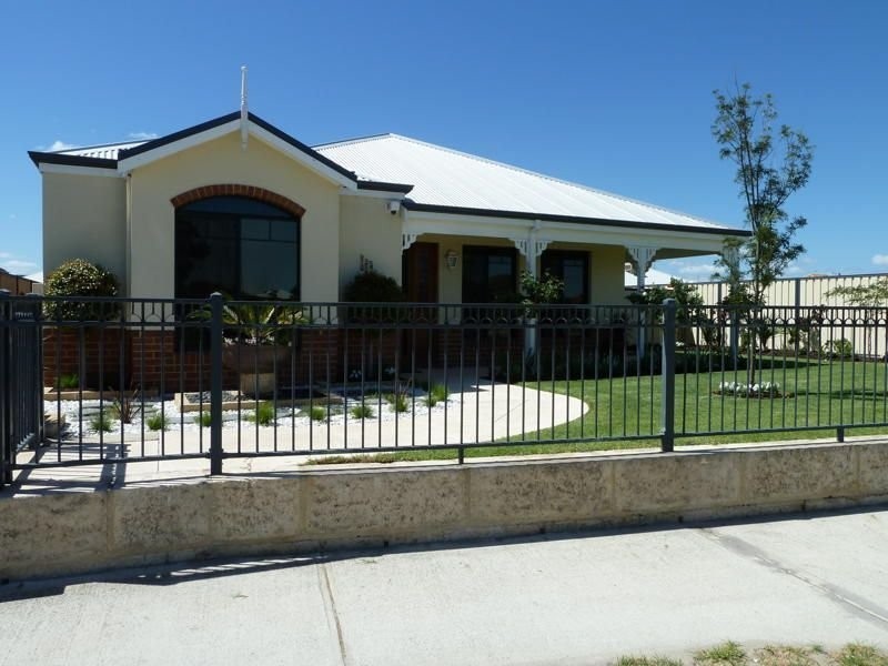 305 Wentworth Parade, Success WA 6164