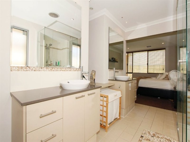 13 Shelduck Pass, Beeliar WA 6164