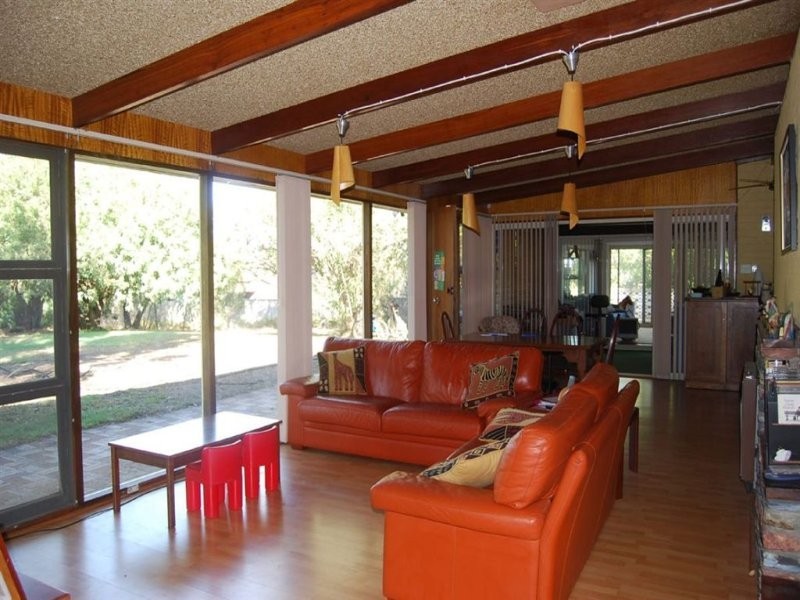 32 Collis Road, Wattleup WA 6166