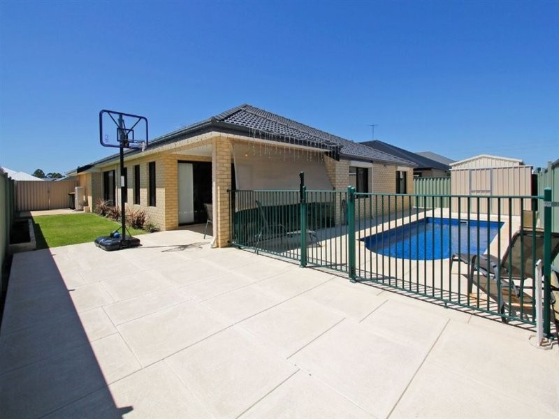 9 Brindabella Avenue, Aubin Grove WA 6164