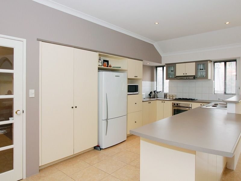 51 Kooralbyn Valley Crescent, Jandakot WA 6164