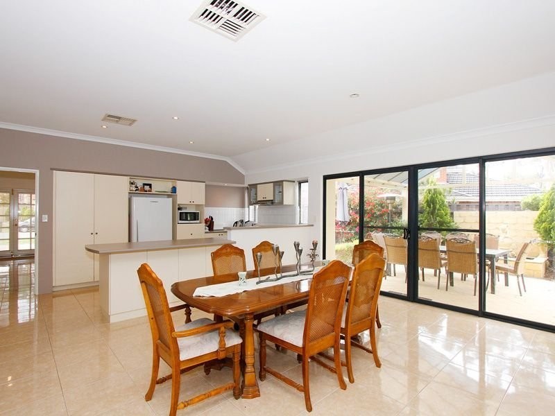 51 Kooralbyn Valley Crescent, Jandakot WA 6164