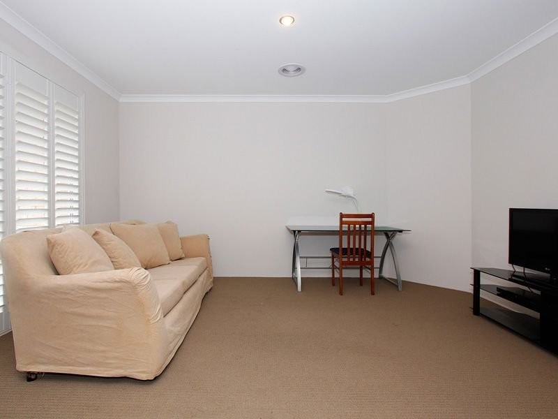 29 St Joseph Fairway, Success WA 6164