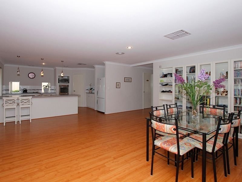 29 St Joseph Fairway, Success WA 6164