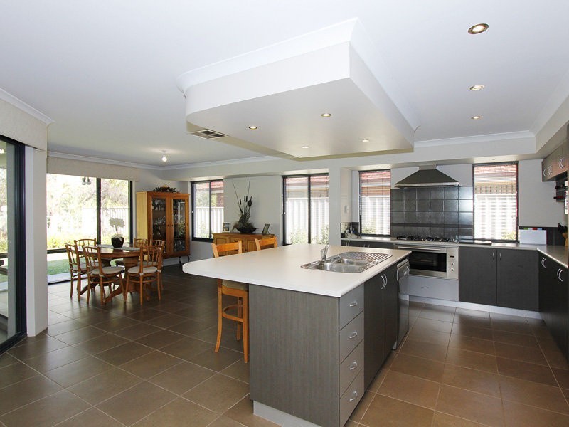 164 Glen Iris Drive, Jandakot WA 6164