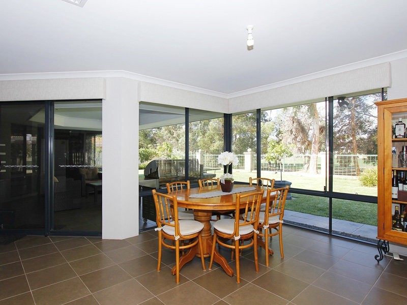 164 Glen Iris Drive, Jandakot WA 6164