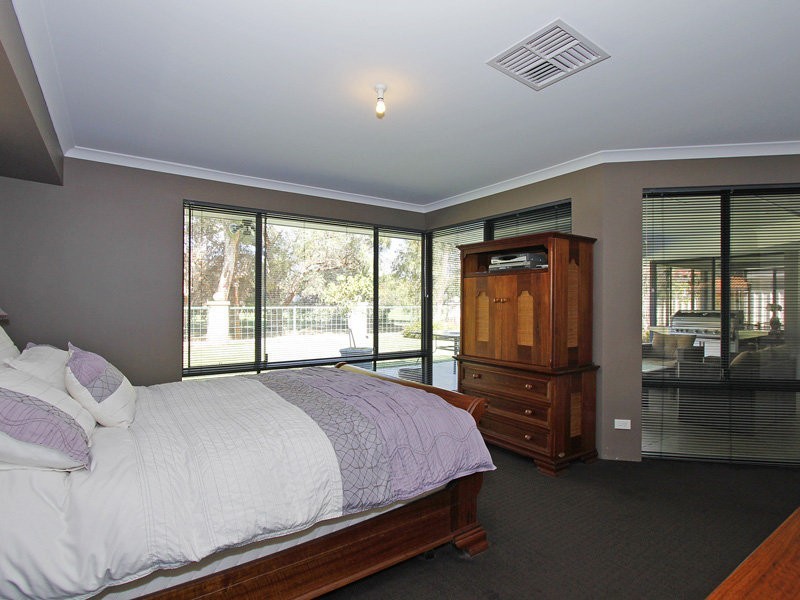 164 Glen Iris Drive, Jandakot WA 6164