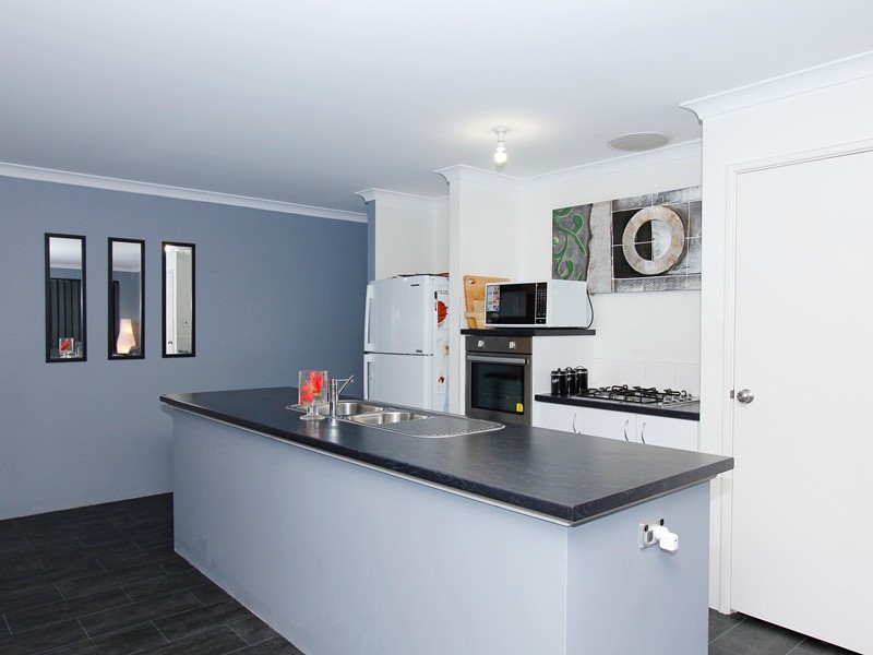 25 Yellowwood Avenue, Piara Waters WA 6112