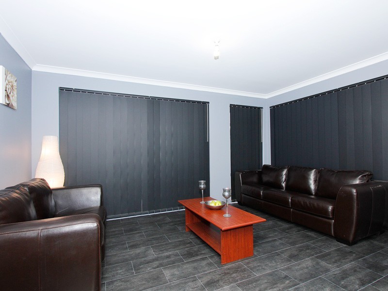 25 Yellowwood Avenue, Piara Waters WA 6112