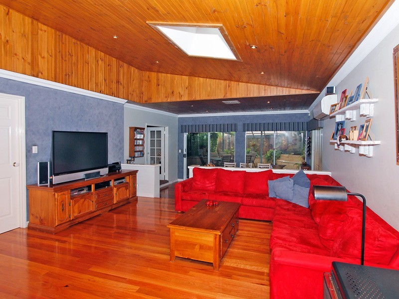 8 Bodella Gardens, Atwell WA 6164