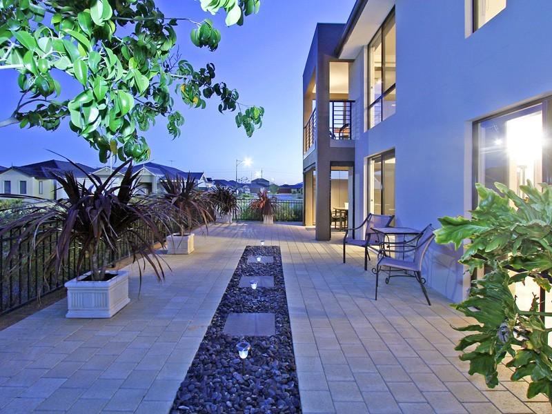 2 Noosa Lane, Aubin Grove WA 6164