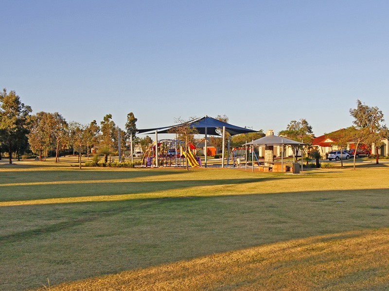 2 Noosa Lane, Aubin Grove WA 6164