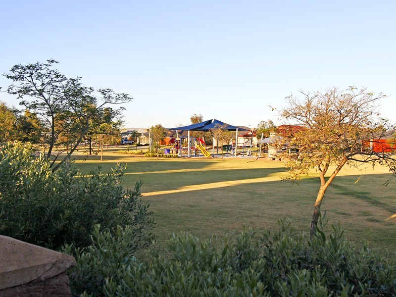 2 Noosa Lane, Aubin Grove WA 6164