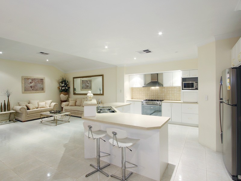 3 Aurora Drive, Atwell WA 6164